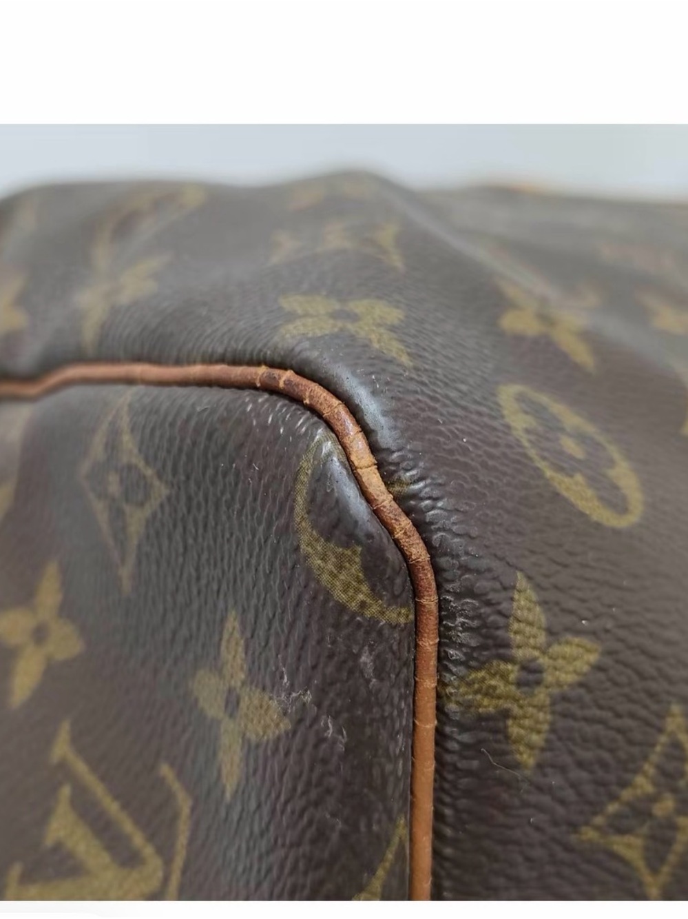 Louis Vuitton Monogram Duffel Bag in Brown and Tan Leather - Picture 6 of 6
